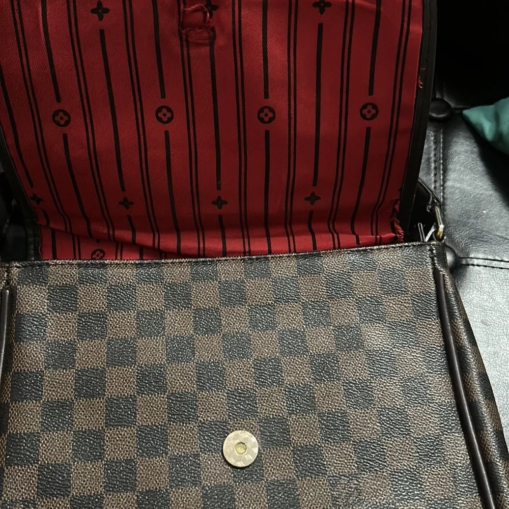 Louis Vuitton Damier Ebene Messenger Bag